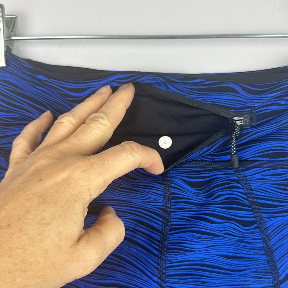 Lululemon Pace Rival Crop 22” Leggings Size 2 Life Lines Cerulean Blue Black - Picture 9 of 16
